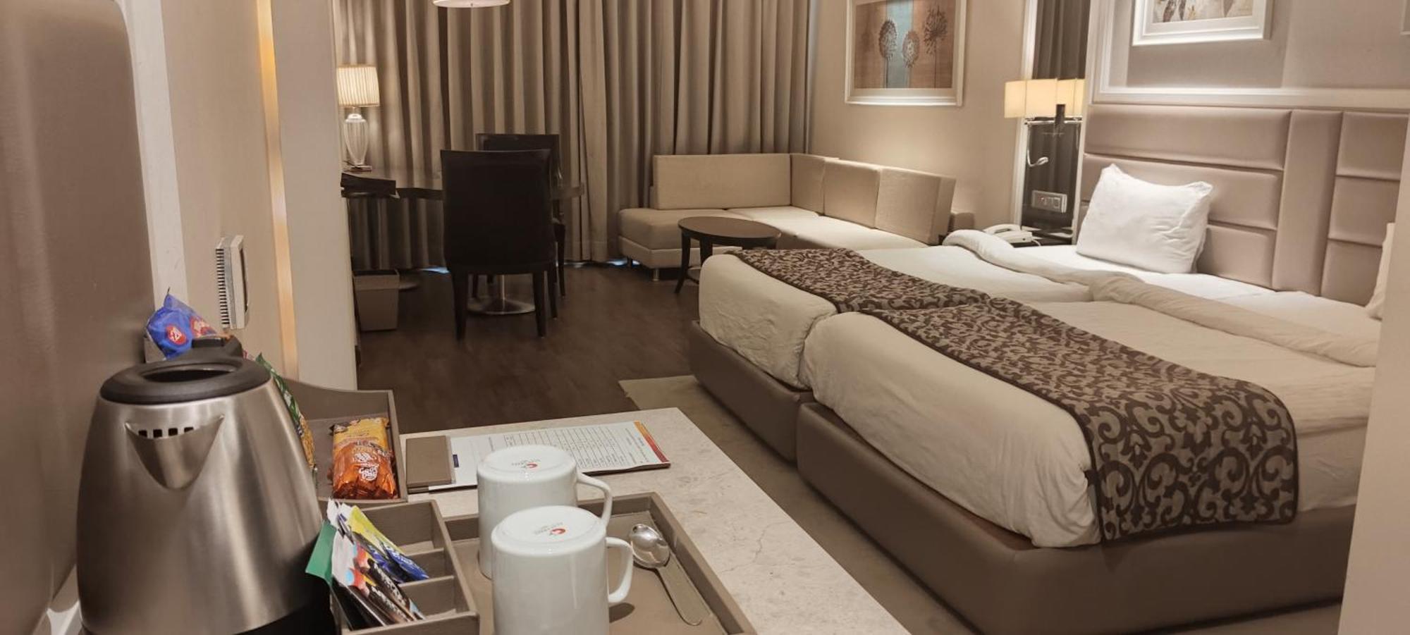 Singhania Sarovar Portico Rāipur Eksteriør billede