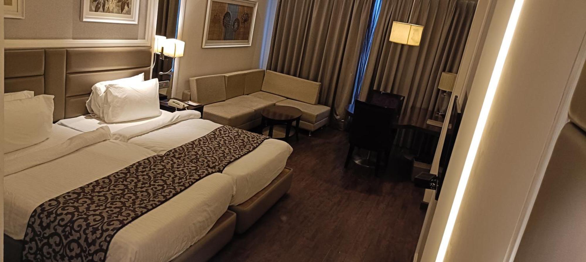 Singhania Sarovar Portico Rāipur Eksteriør billede