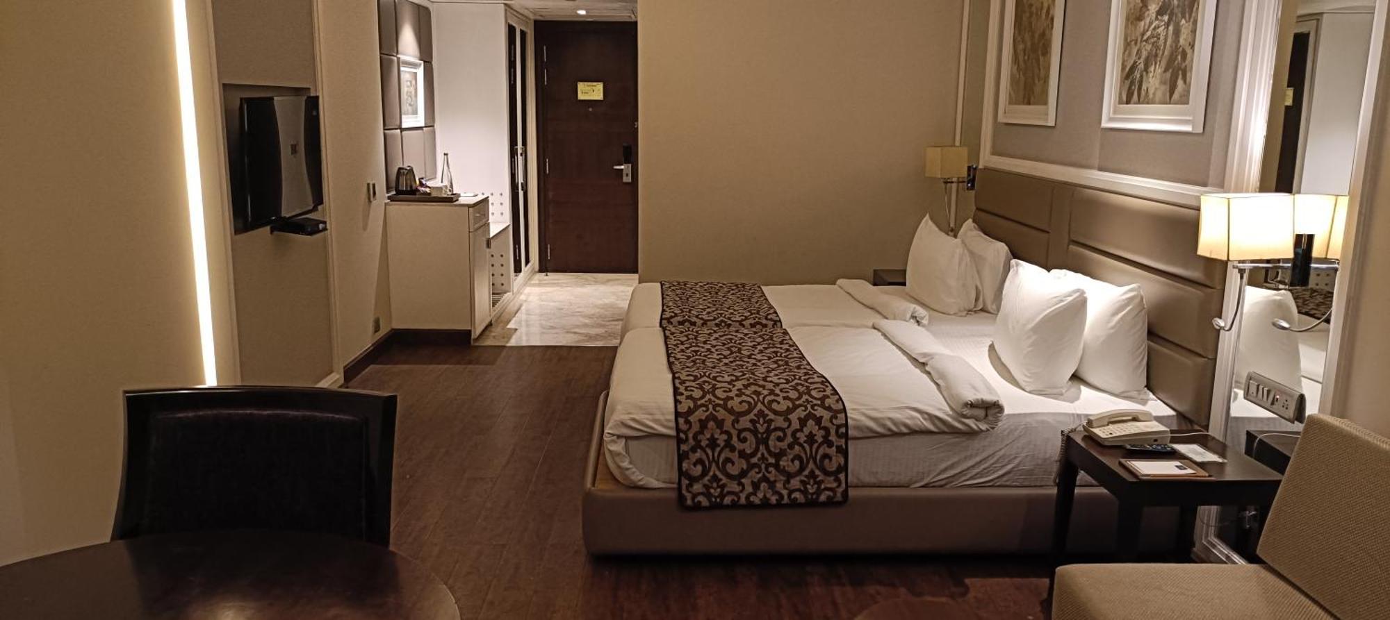 Singhania Sarovar Portico Rāipur Eksteriør billede