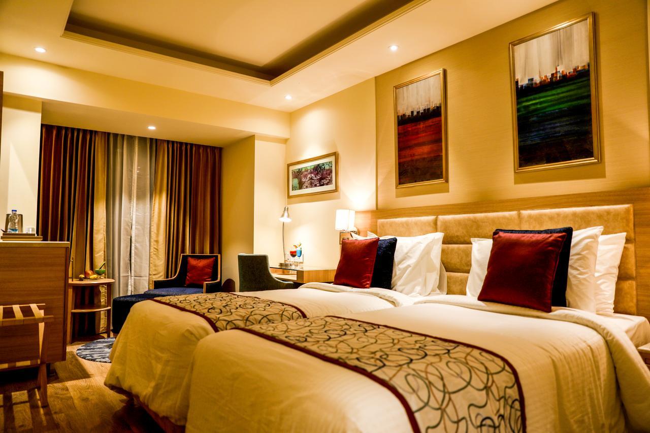 Singhania Sarovar Portico Rāipur Eksteriør billede